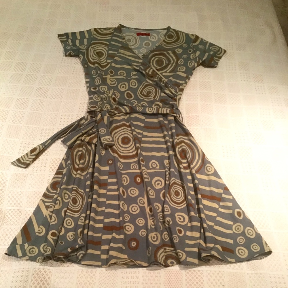 Playful V-necked Dress with Abstract Pattern